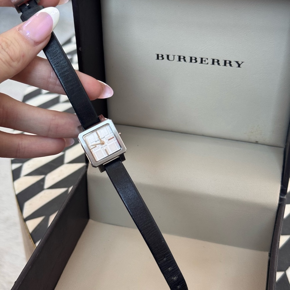 Authentic Burberry Silver Dial Black Leather Watch with Box BU1953